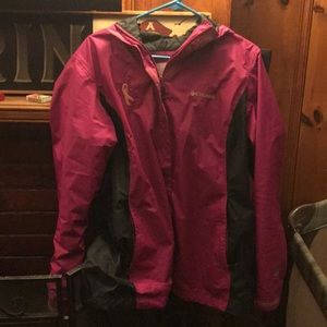 Pink/ black xl Columbia windbreaker/ rain coat